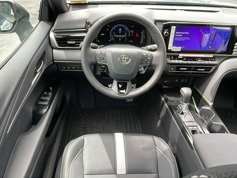 New 2026 Toyota Camry SE FWD image 11