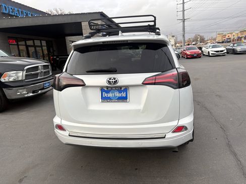 Used 2017 Toyota RAV4 Platinum image 7