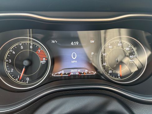 Used 2019 Jeep Cherokee Trailhawk AWD/4WD image 19