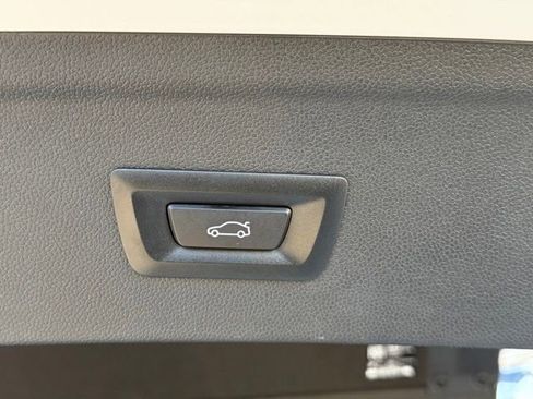 Used 2026 BMW iX xDrive45 w/ Premium Package image 17