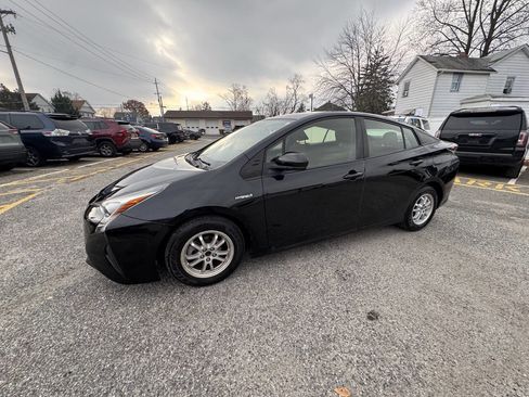 Used 2016 Toyota Prius Two image 27