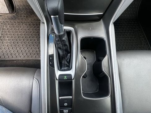 Used 2018 Honda Accord LX image 9