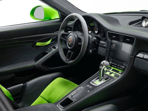 Used 2019 Porsche 911 GT3 RS RWD image 2