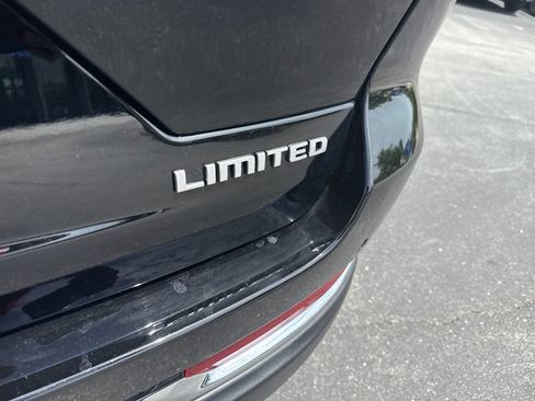 Used 2025 Jeep Grand Cherokee Limited AWD/4WD image 45