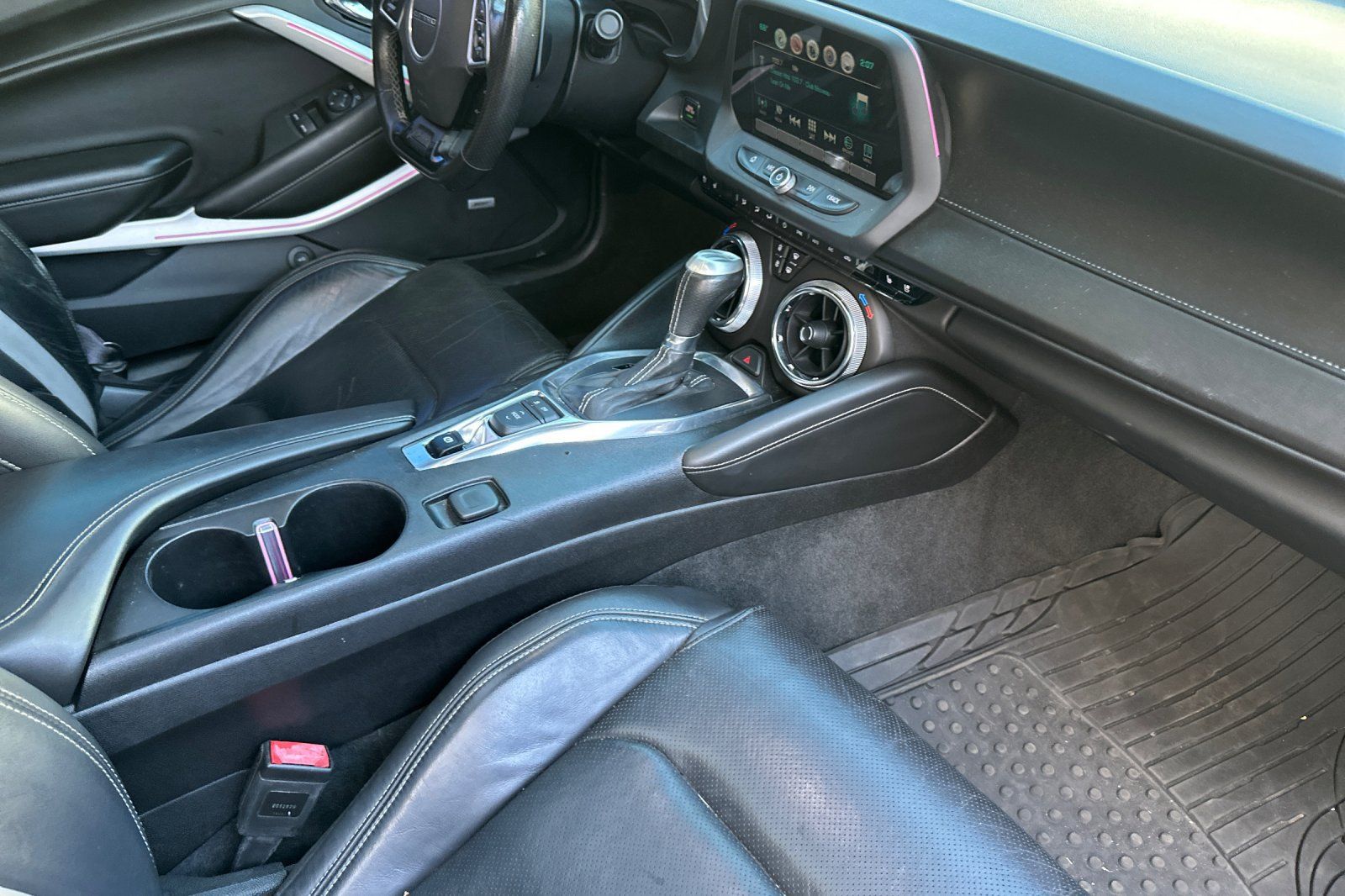 Used 2017 Chevrolet Camaro SS RWD image 17