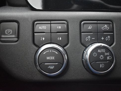 Used 2024 GMC Sierra 1500 SLT w/ X31 Off-Road Package AWD/4WD image 23