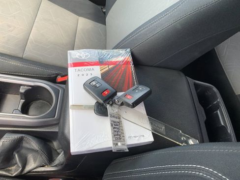 Used 2023 Toyota Tacoma TRD Sport AWD/4WD image 9