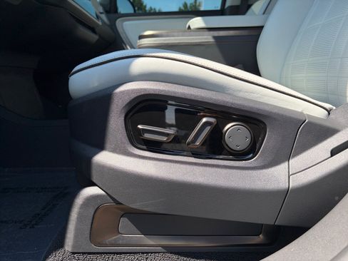 Used 2025 Rivian R1S Premium AWD/4WD image 15