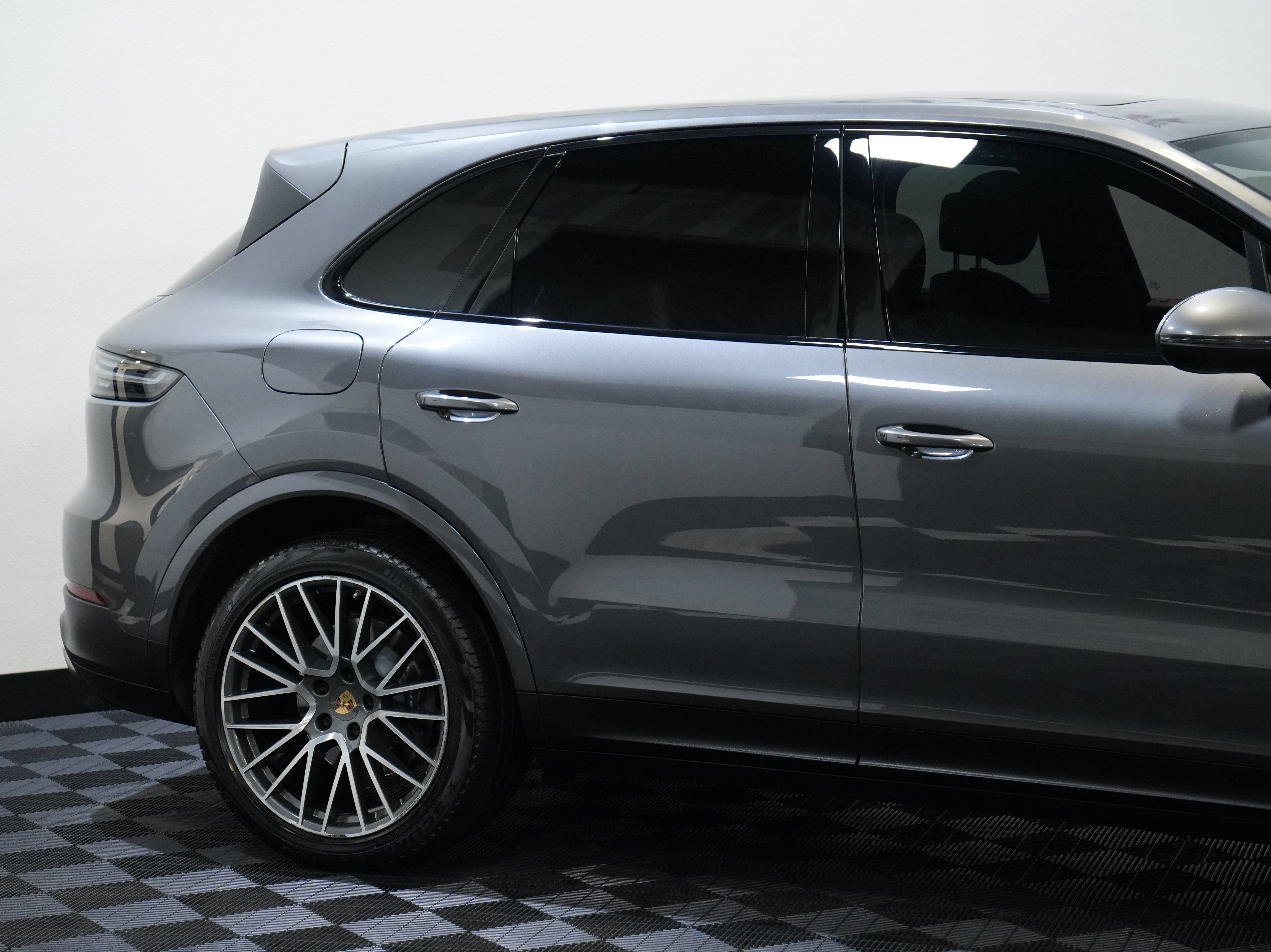 Used 2022 Porsche Cayenne E-Hybrid AWD/4WD image 14