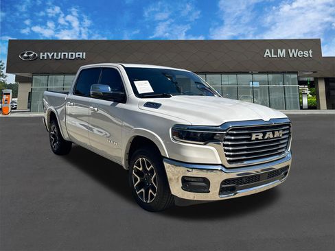 Used 2026 RAM 1500 Laramie AWD/4WD image 3