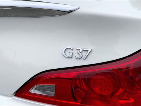 Used 2013 INFINITI G37 Convertible w/ Premium Pkg RWD image 31