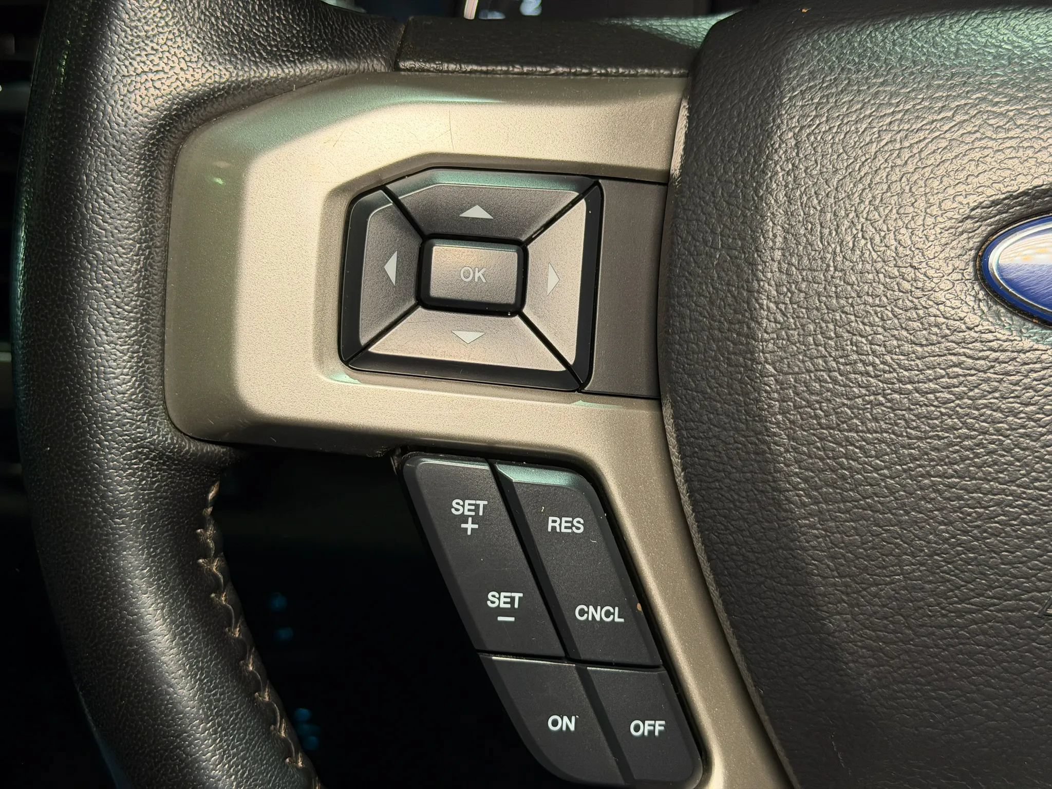 Used 2021 Ford F350 Lariat AWD/4WD image 24