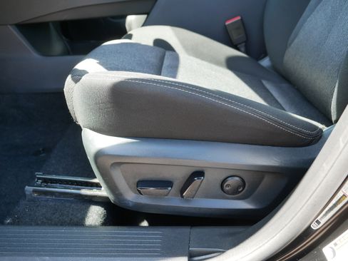 Used 2025 Nissan Rogue SV AWD/4WD image 20
