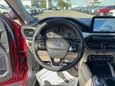 Certified 2022 Ford Escape SEL image 34