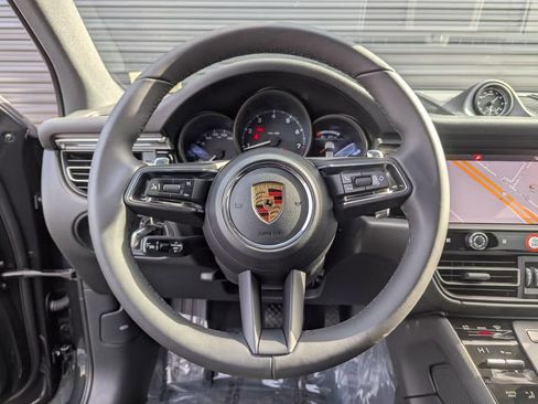 Certified 2026 Porsche Macan AWD/4WD image 16