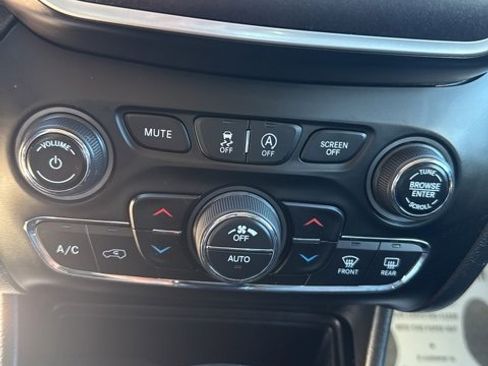 Used 2021 Jeep Cherokee Trailhawk w/ Trailer Tow Group image 22