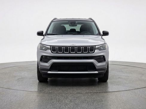 Used 2025 Jeep Compass Limited AWD/4WD image 2