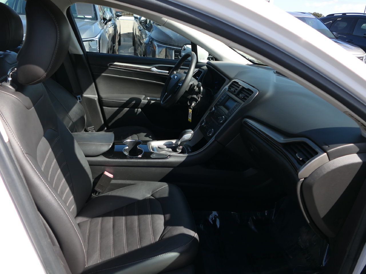 Used 2014 Ford Fusion SE w/ Equipment Group 202A FWD image 28