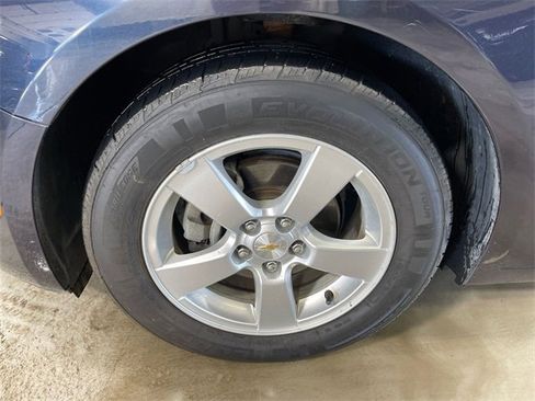 Used 2015 Chevrolet Cruze LT image 10