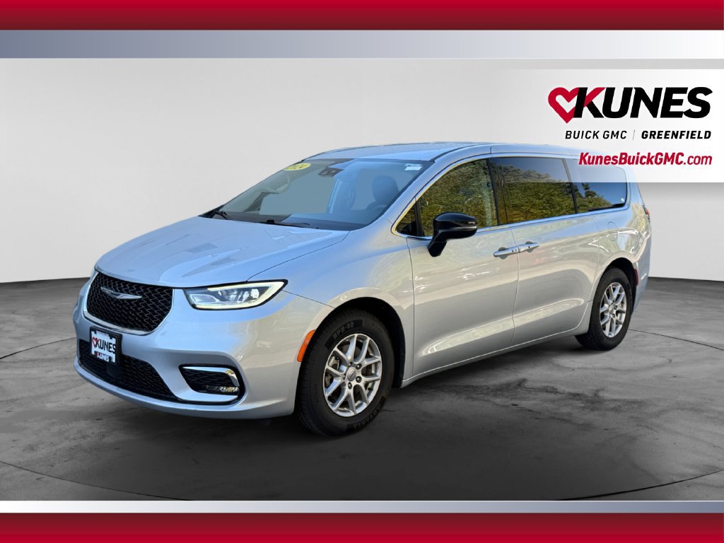 Used 2024 Chrysler Pacifica Touring-L FWD image 5