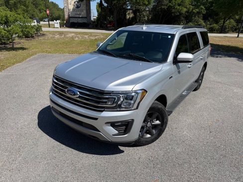 Used 2019 Ford Expedition Max XLT w/ Equipment Group 202A AWD/4WD image 44