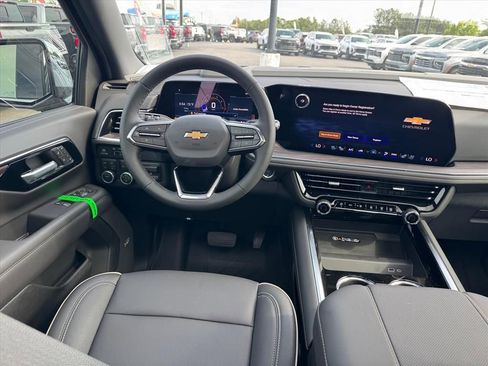 New 2026 Chevrolet Suburban Premier AWD/4WD image 12