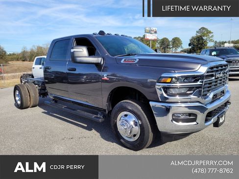 New 2026 RAM 3500 Tradesman w/ Chrome Appearance Group A AWD/4WD image 18