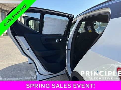 New 2026 Volvo XC40 B5 Ultra image 32