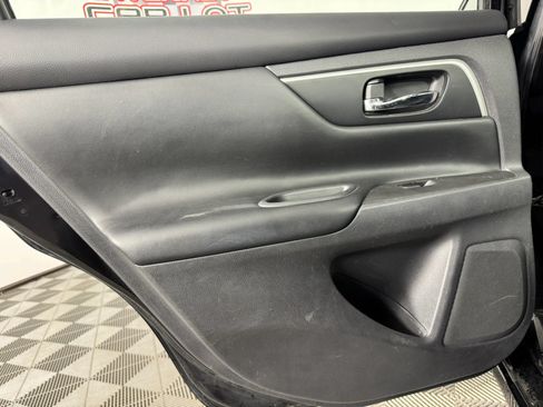 Used 2017 Nissan Altima 2.5 SR FWD image 38