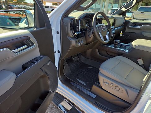 New 2026 GMC Sierra 1500 SLT image 10