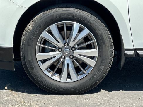 Used 2020 Nissan Pathfinder S FWD image 30