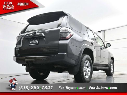 Used 2022 Toyota 4Runner SR5 Premium w/ Moonroof Package AWD/4WD image 21