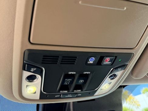 Used 2020 Honda Pilot Elite image 27