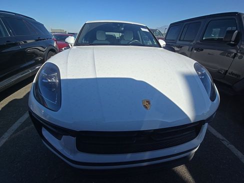 Used 2023 Porsche Macan AWD/4WD image 2
