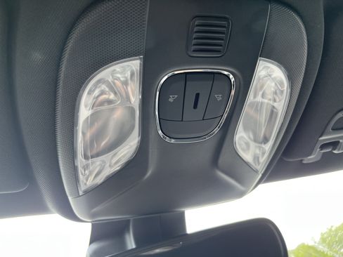 Used 2025 Jeep Compass Limited AWD/4WD image 3