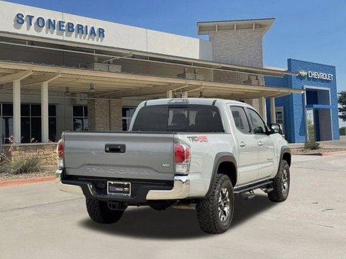 Used 2020 Toyota Tacoma TRD Off-Road AWD/4WD image 5