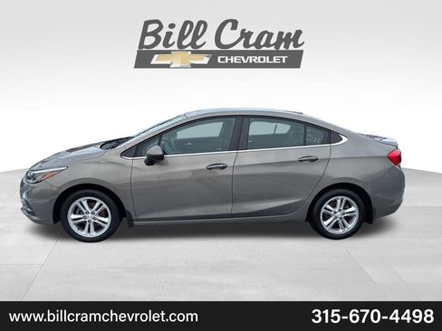 Used 2017 Chevrolet Cruze LT w/ Convenience Package image 33