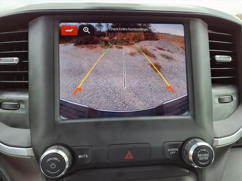 Used 2024 RAM 2500 Big Horn w/ Bed Utility Group image 11