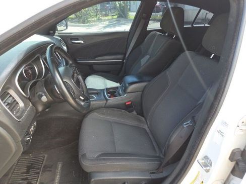 Used 2017 Dodge Charger R/T RWD image 11