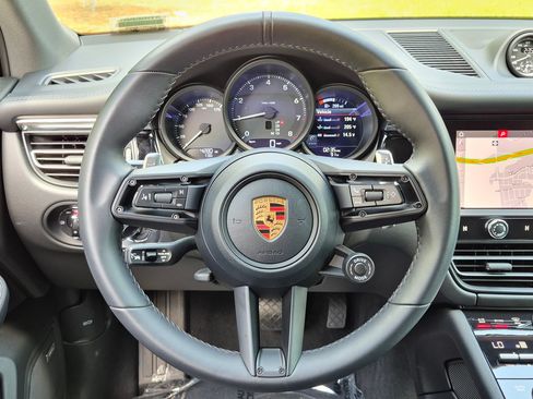 Certified 2026 Porsche Macan AWD/4WD image 8