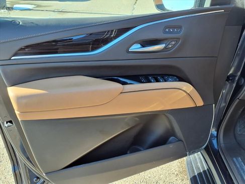 Used 2023 Cadillac Escalade ESV Sport image 14