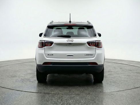 Used 2025 Jeep Compass Limited image 7