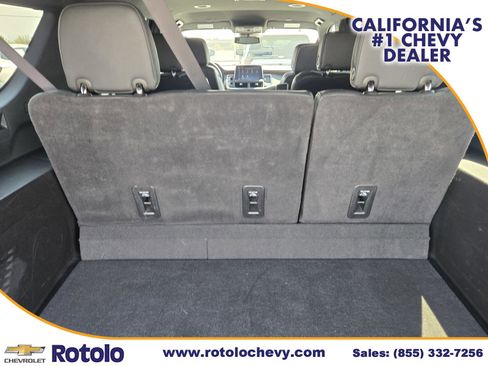 Used 2023 Chevrolet Suburban Premier image 15