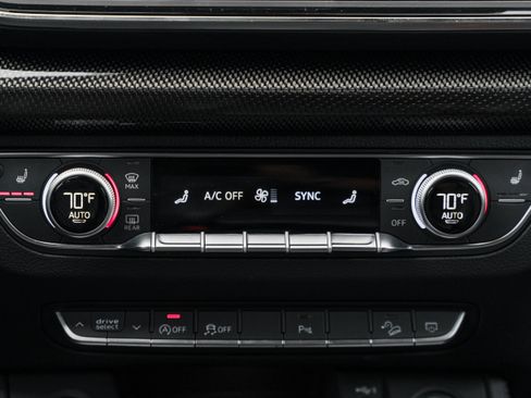 Used 2023 Audi SQ5 Premium Plus w/ Premium Plus Package image 12