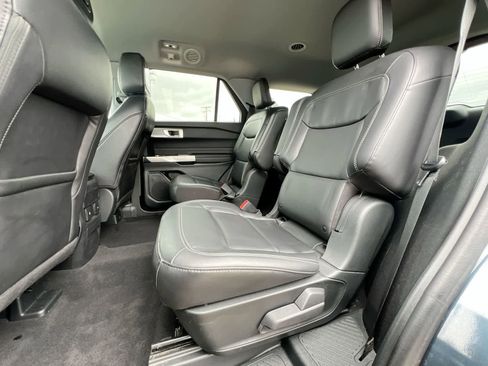Used 2023 Ford Explorer XLT w/ Equipment Group 202A AWD/4WD image 19