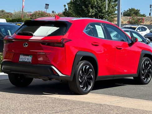 Certified 2025 Lexus UX 300h FWD w/ Accessory Package (Z1) image 4