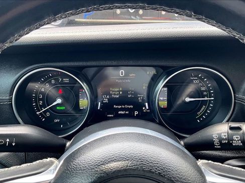 Used 2022 Jeep Wrangler Unlimited Sahara w/ Cold Weather Group AWD/4WD image 21