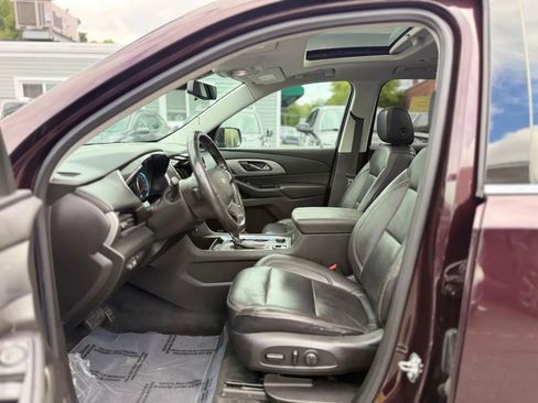 Used 2018 Chevrolet Traverse LT w/ LPO, Floor Liner Package AWD/4WD image 9