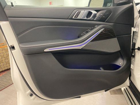 Used 2024 BMW X5 xDrive50e image 10