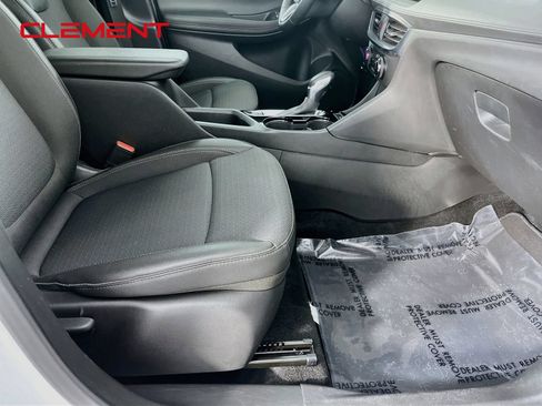 Used 2025 Buick Encore GX Preferred FWD image 32